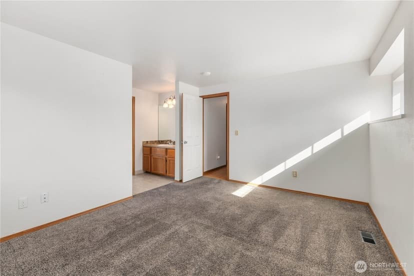 Property photo for 907 130th St E, Tacoma photo 19
