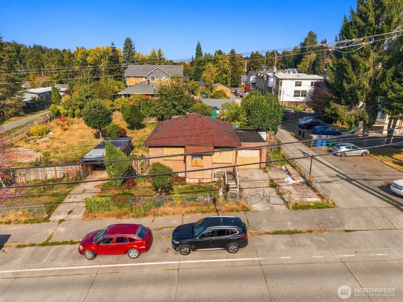 Property photo for 2116 SW Thistle Street, Seattle photo 3