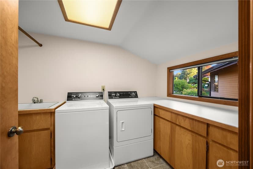 Property photo for 10326 40th Avenue SE, Everett photo 30