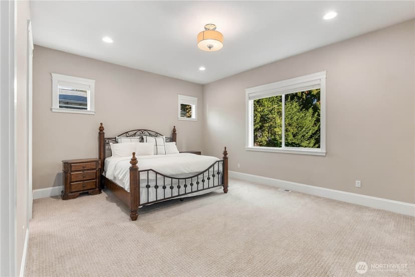 Property photo for 2832 109th Avenue SE, Bellevue photo 16