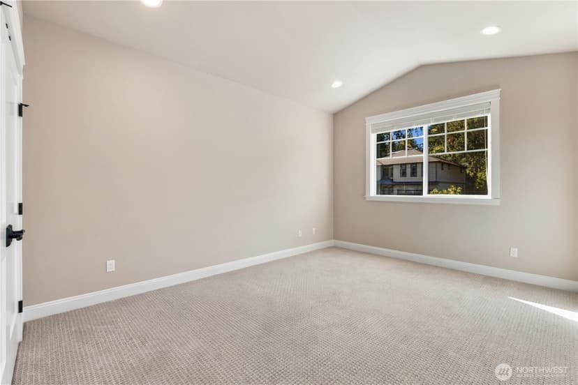 Property photo for 2832 109th Avenue SE, Bellevue photo 30