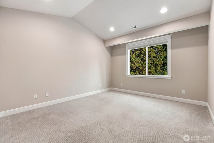 Property photo for 2832 109th Avenue SE, Bellevue photo 32