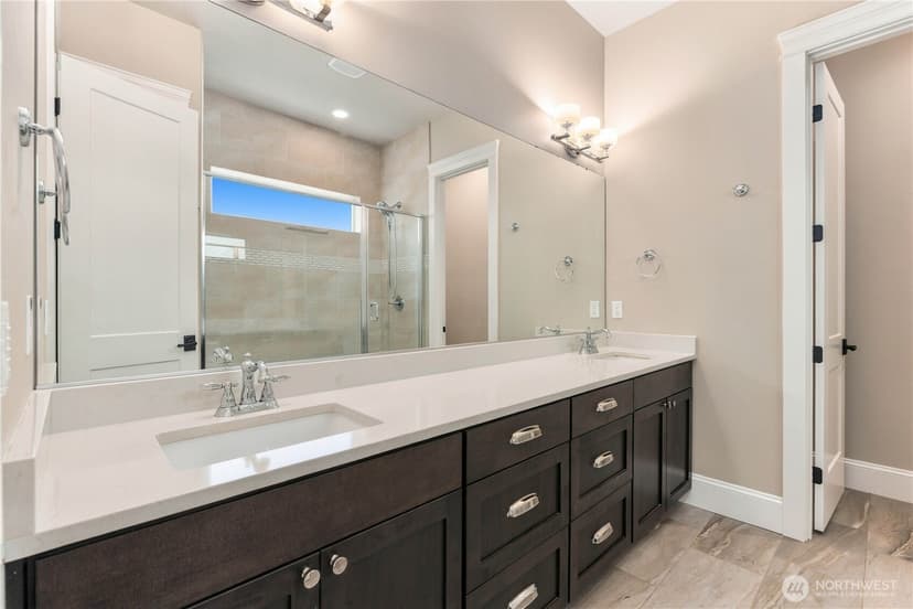 Property photo for 2832 109th Avenue SE, Bellevue photo 17