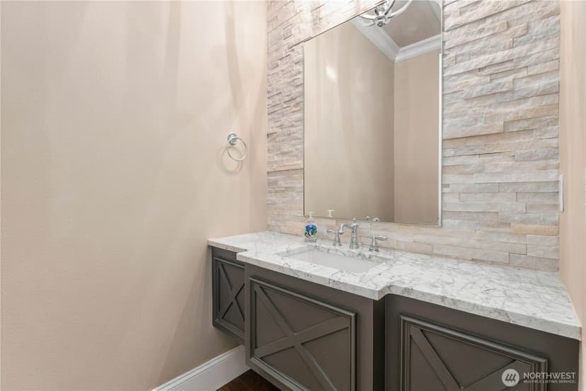Property photo for 2832 109th Avenue SE, Bellevue photo 14