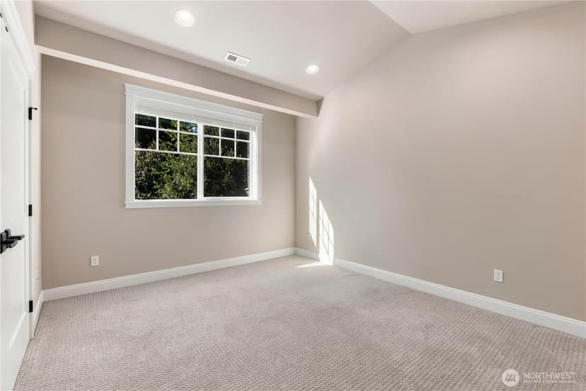 Property photo for 2832 109th Avenue SE, Bellevue photo 28