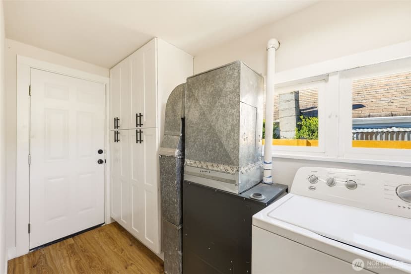 Property photo for 12215 44th Avenue S, Tukwila photo 20