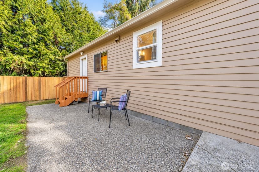 Property photo for 5522 NE 193rd Street, Lake Forest Park photo 13