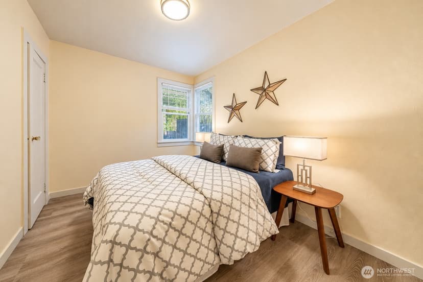 Property photo for 5522 NE 193rd Street, Lake Forest Park photo 9
