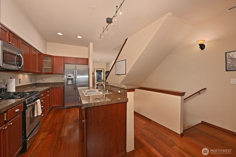 Property photo for 21615 11th Drive SE, Bothell photo 13
