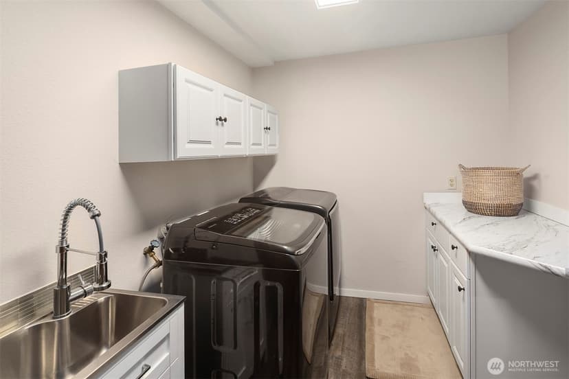 Property photo for 13233 SE 51st Place, Bellevue photo 35