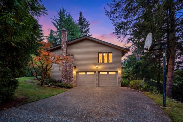 Property photo for 13233 SE 51st Place, Bellevue photo 3