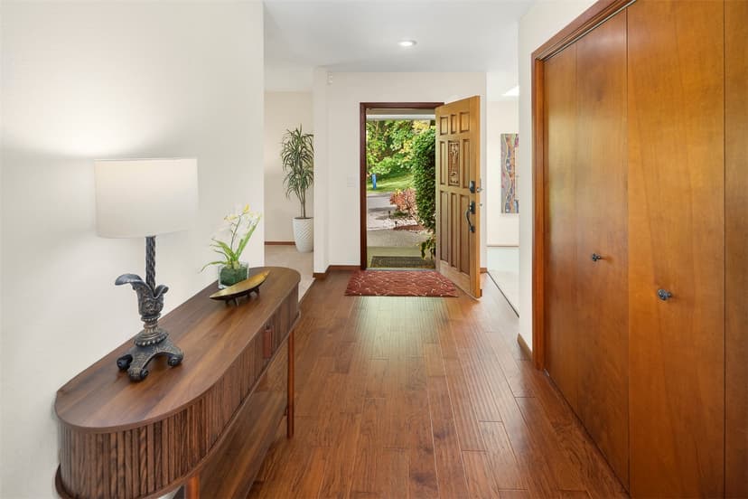Property photo for 13233 SE 51st Place, Bellevue photo 5