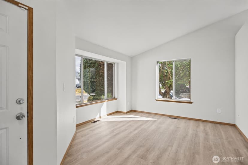 Property photo for 28001 121st Avenue SE, Kent photo 2