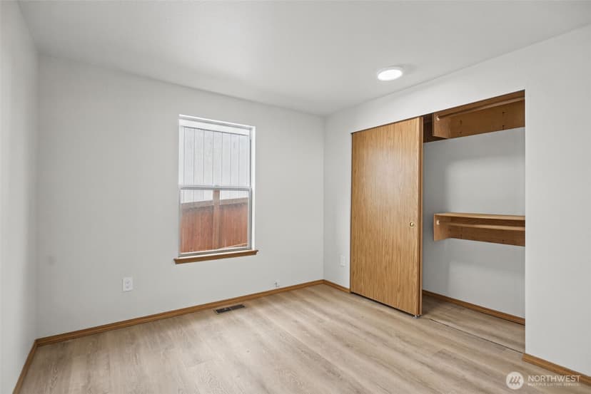 Property photo for 28001 121st Avenue SE, Kent photo 12