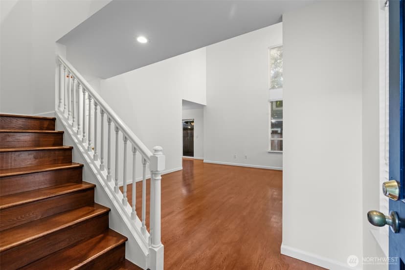 Property photo for 11611 NE 90th Street, Kirkland photo 4