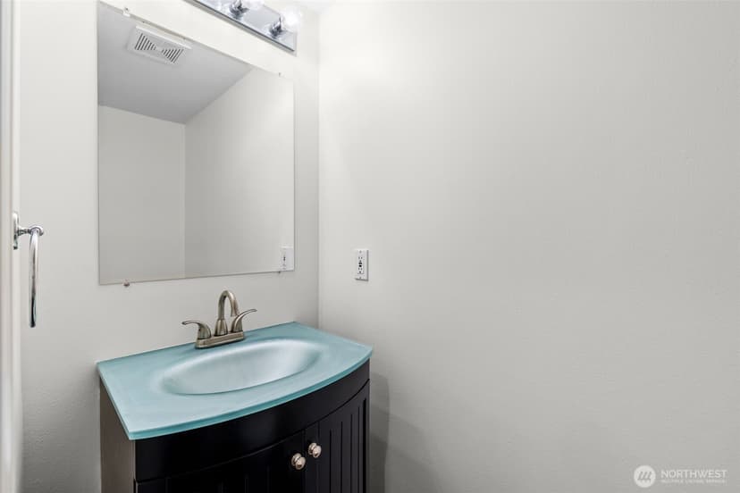 Property photo for 11611 NE 90th Street, Kirkland photo 16