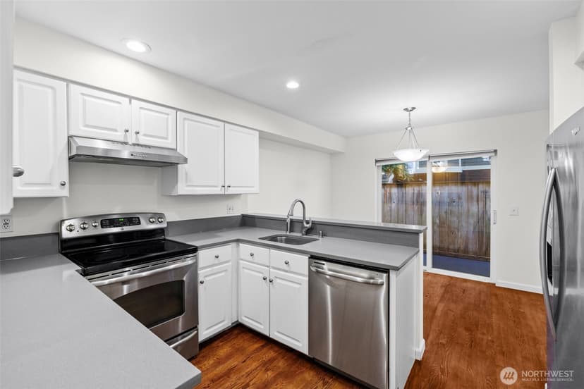 Property photo for 11611 NE 90th Street, Kirkland photo 14