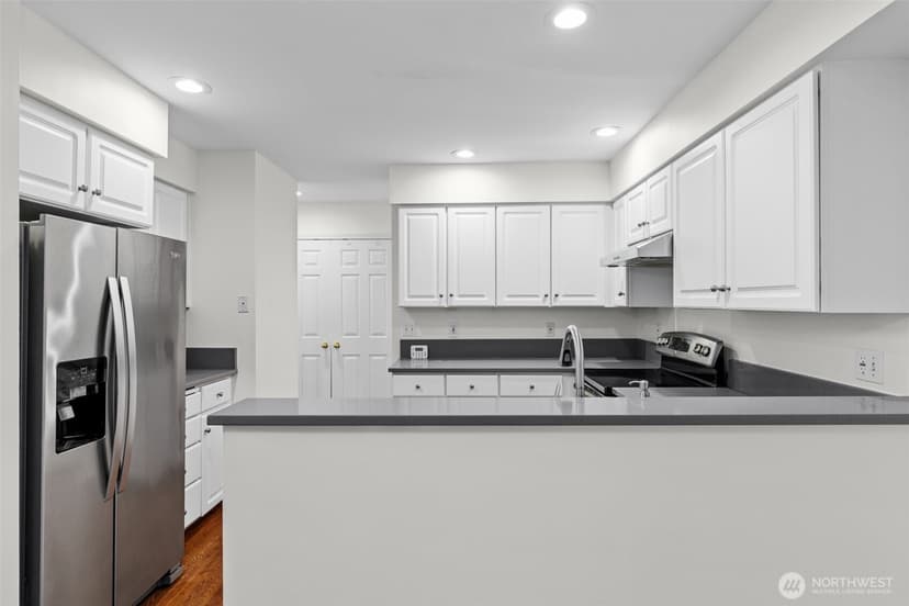Property photo for 11611 NE 90th Street, Kirkland photo 12