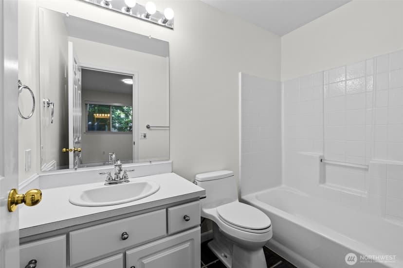 Property photo for 11611 NE 90th Street, Kirkland photo 27