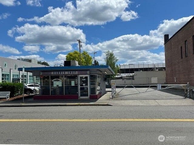 Property photo for 316 E Main Street, Auburn