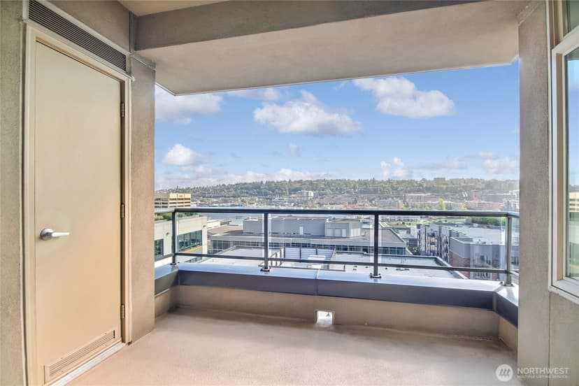 Property photo for 1000 Aurora Avenue N #509, Seattle photo 13