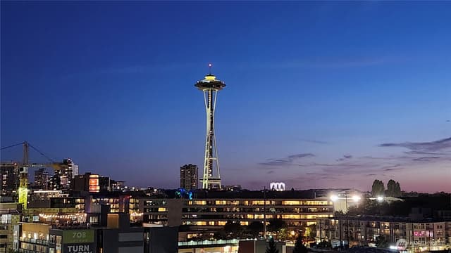 Property photo for 1000 Aurora Avenue N #509, Seattle photo 4
