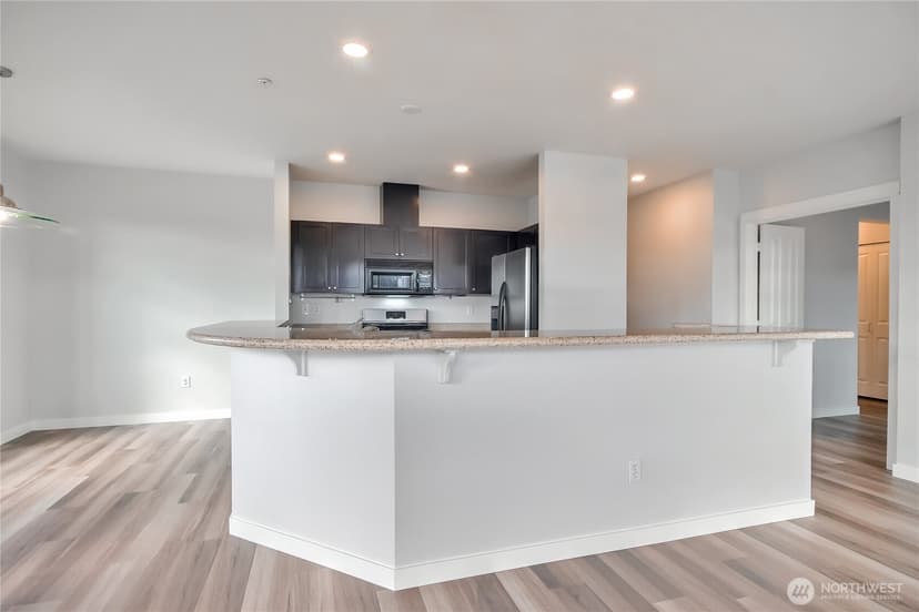 Property photo for 1000 Aurora Avenue N #509, Seattle photo 8