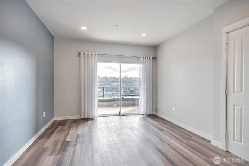 Property photo for 1000 Aurora Avenue N #509, Seattle photo 11