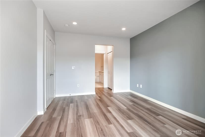 Property photo for 1000 Aurora Avenue N #509, Seattle photo 12