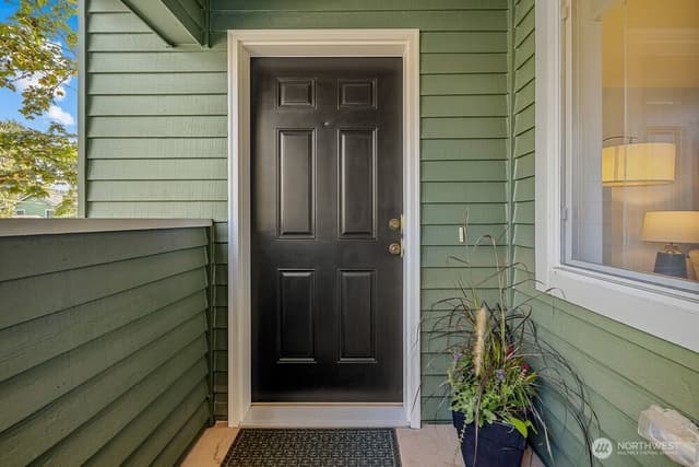 Property photo for 317 27th Avenue E, Seattle photo 3