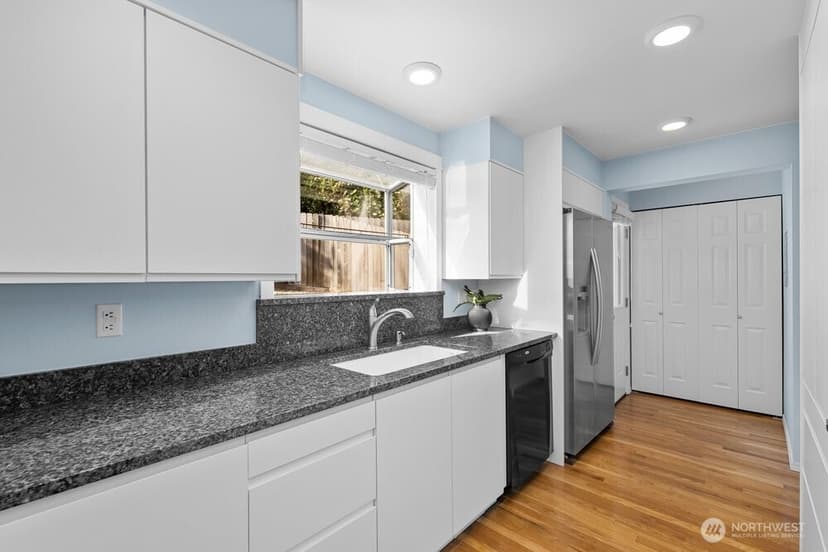 Property photo for 317 27th Avenue E, Seattle photo 14
