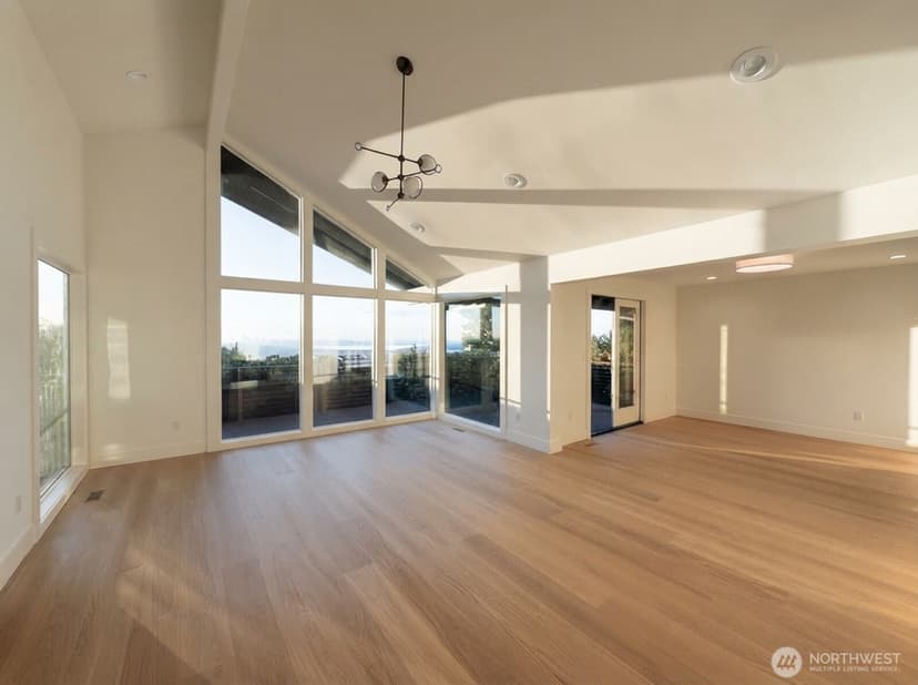 Property photo for 14000 Somerset Blvd SE, Bellevue photo 13