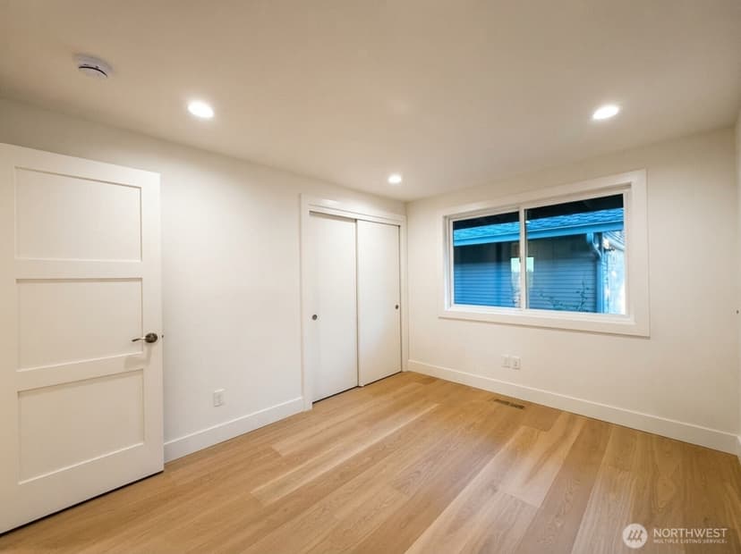Property photo for 14000 Somerset Blvd SE, Bellevue photo 30