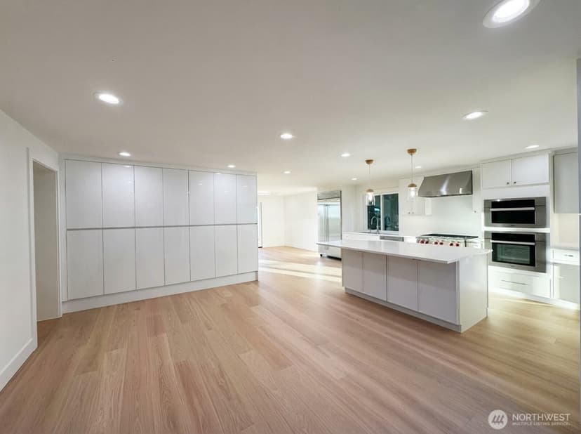 Property photo for 14000 Somerset Blvd SE, Bellevue photo 21