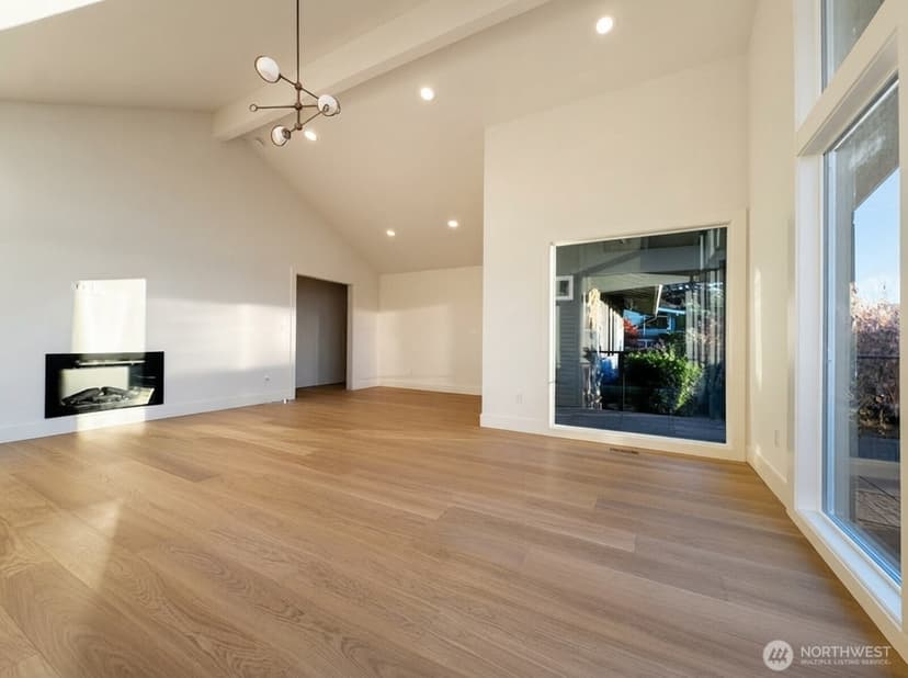 Property photo for 14000 Somerset Blvd SE, Bellevue photo 10