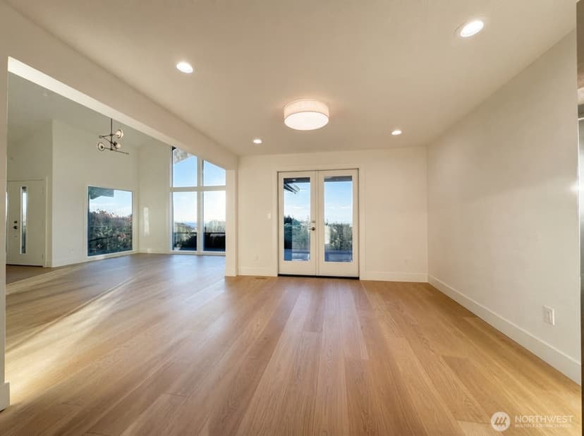 Property photo for 14000 Somerset Blvd SE, Bellevue photo 15