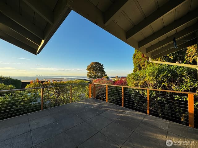 Property photo for 14000 Somerset Blvd SE, Bellevue photo 3