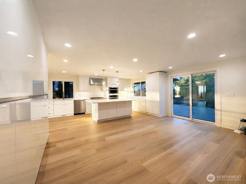Property photo for 14000 Somerset Blvd SE, Bellevue photo 20