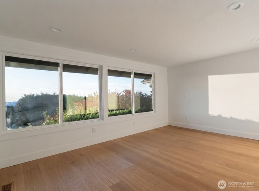 Property photo for 14000 Somerset Blvd SE, Bellevue photo 25