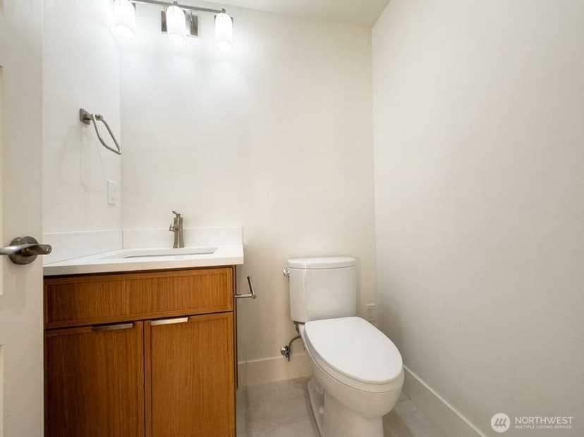 Property photo for 14000 Somerset Blvd SE, Bellevue photo 33