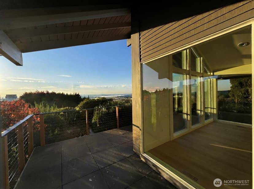 Property photo for 14000 Somerset Blvd SE, Bellevue photo 5