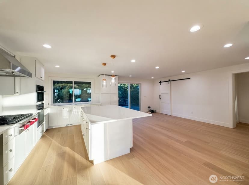Property photo for 14000 Somerset Blvd SE, Bellevue photo 16