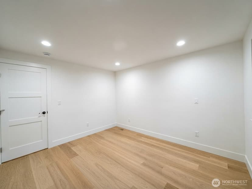 Property photo for 14000 Somerset Blvd SE, Bellevue photo 27