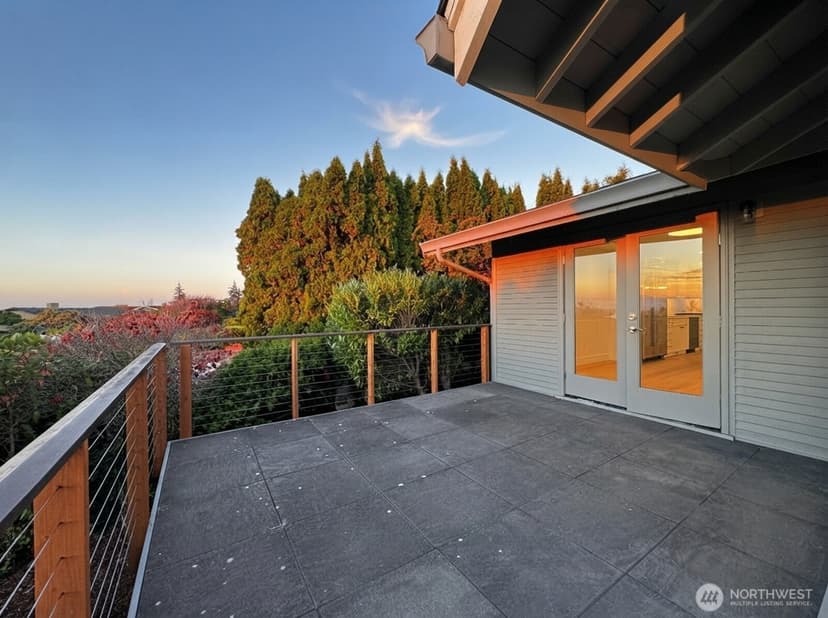 Property photo for 14000 Somerset Blvd SE, Bellevue photo 6