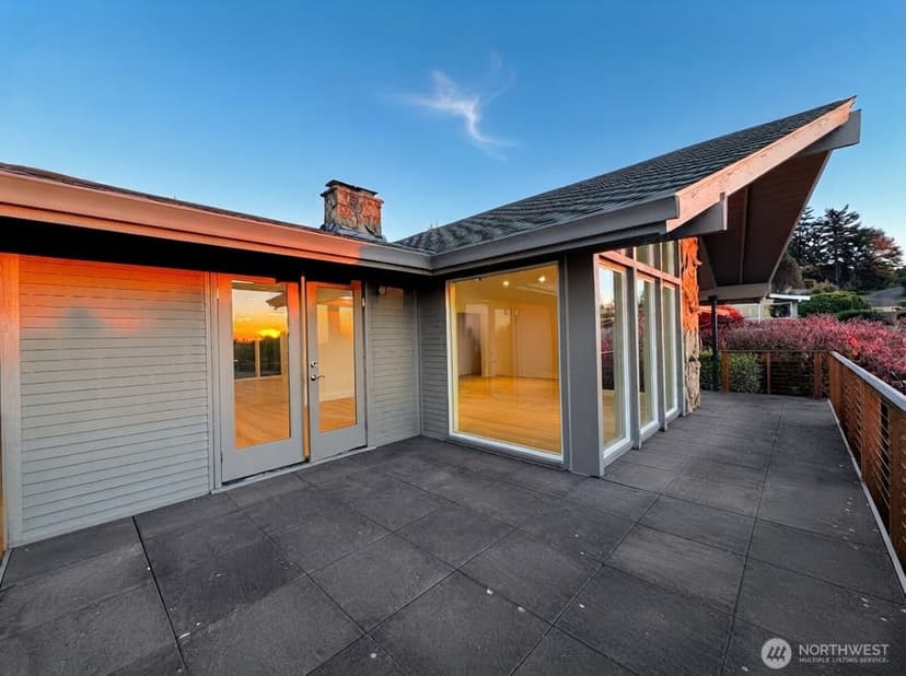 Property photo for 14000 Somerset Blvd SE, Bellevue photo 7
