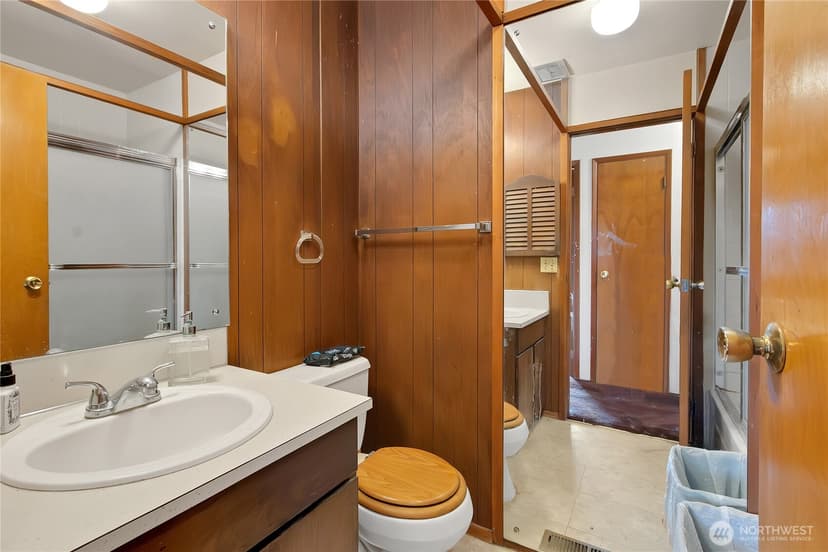 Property photo for 23102 21st Avenue S, Des Moines photo 13