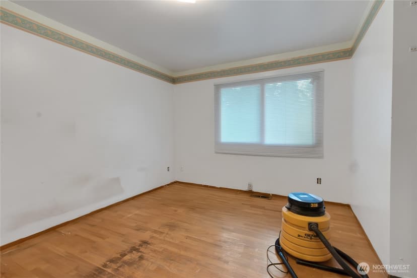 Property photo for 23102 21st Avenue S, Des Moines photo 12