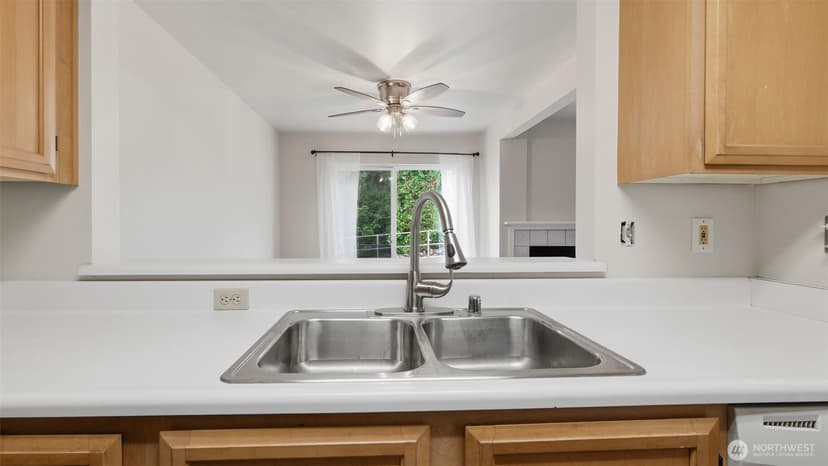 Property photo for 927 132nd Street SW #F5, Everett photo 12