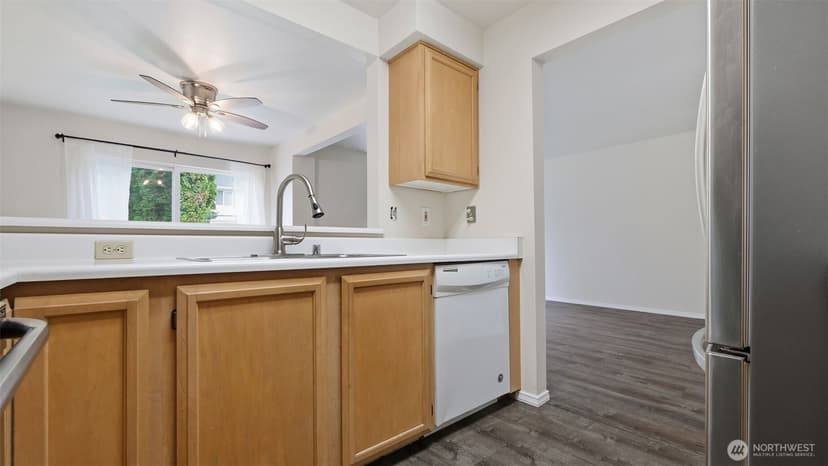 Property photo for 927 132nd Street SW #F5, Everett photo 13