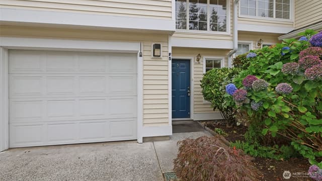 Property photo for 927 132nd Street SW #F5, Everett photo 2